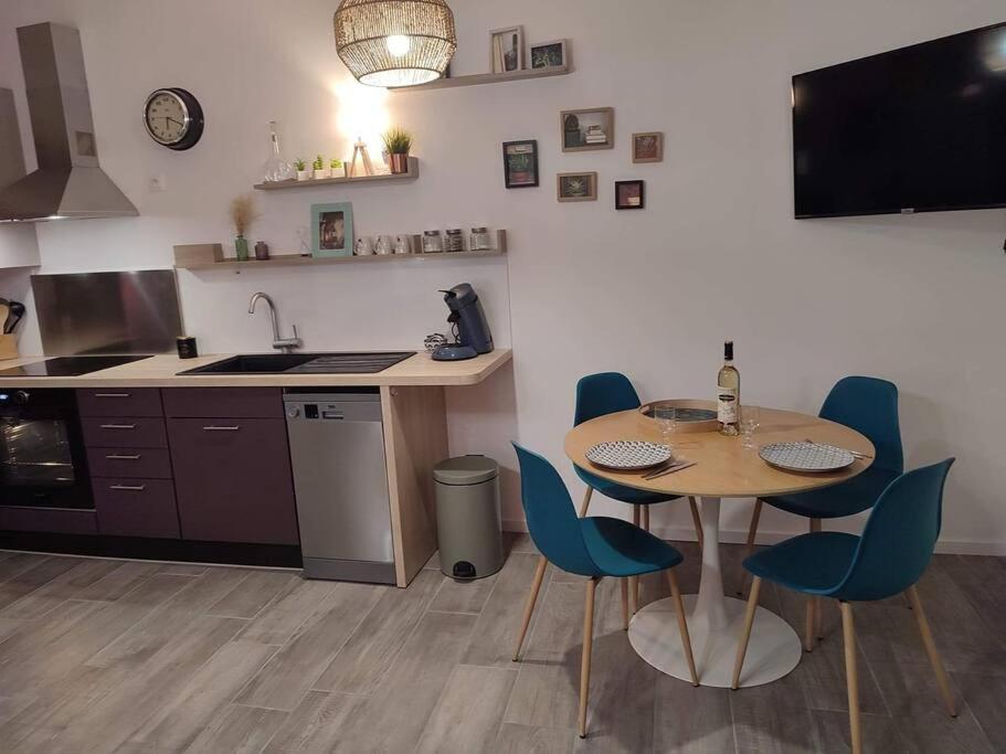 Appartement Cosy Au Pied Des Halles,Le Rossini Narbonne Exterior photo